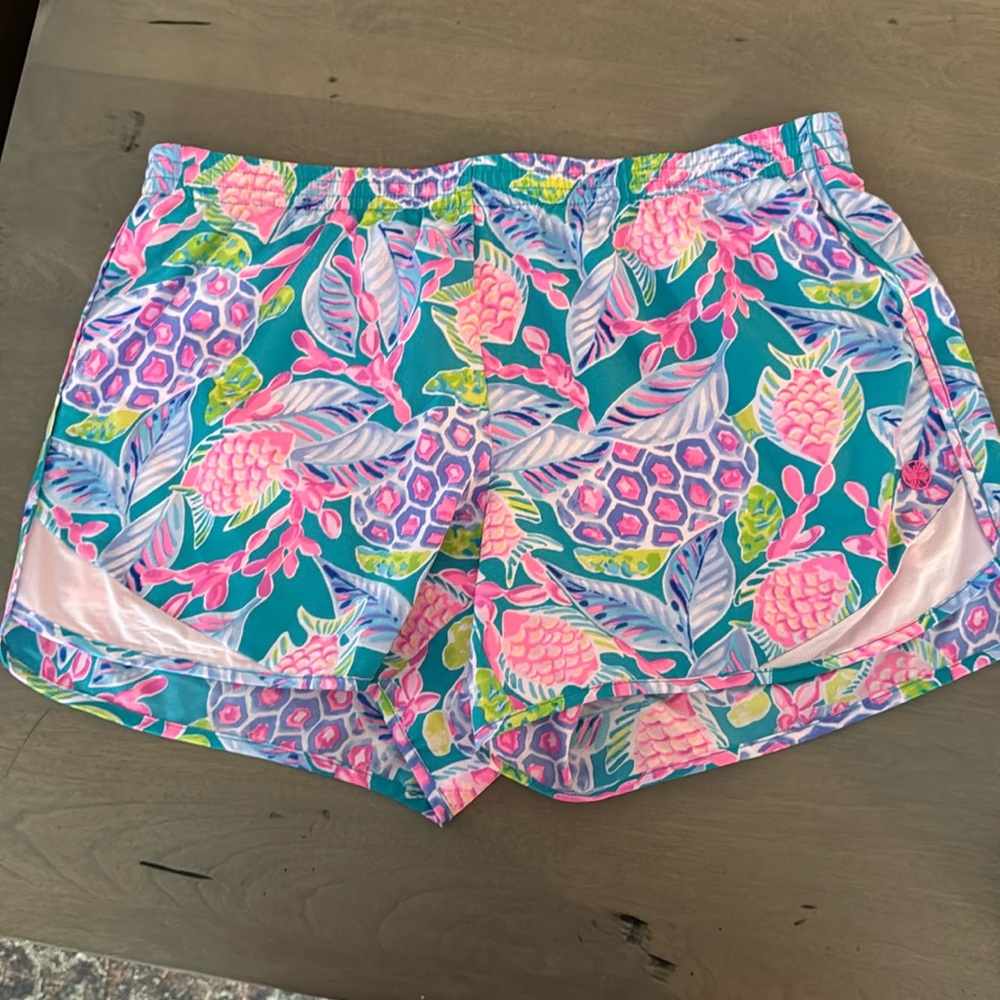 Lilly Pulitzer Luxletic Shorts Size medium